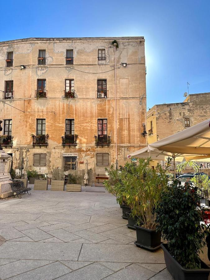 Piazza Carlo Alberto Hotel Cagliari Buitenkant foto
